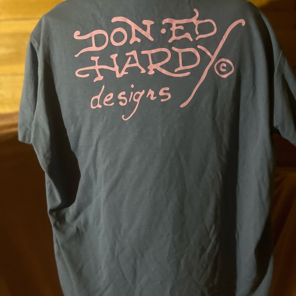 Ed Hardy Gray Short Sleeve Tee Artistic Design